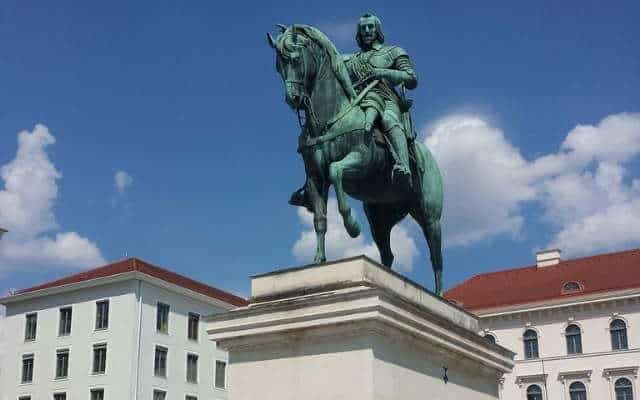 Palace Ludwig Ferdinand and its famous statue