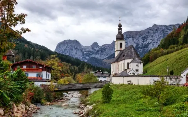 best towns to visit in bavaria featuring berchtesgaden