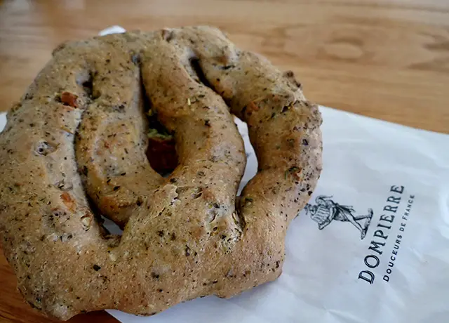 The crunchy Fougasse Norx with walnuts from Boulangerie Dompierre | The Best French Bakery in Munich