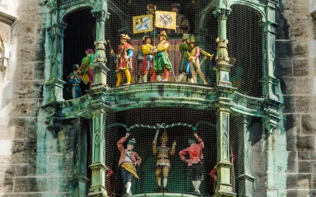 Glockenspiel Munich Clock in Marienplatz featuring both top and bottom performances