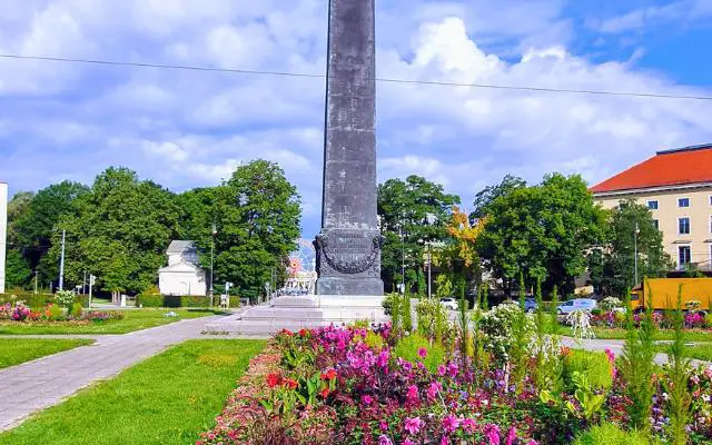 Karolinenplatz Munich and the Famous Black Obelisk