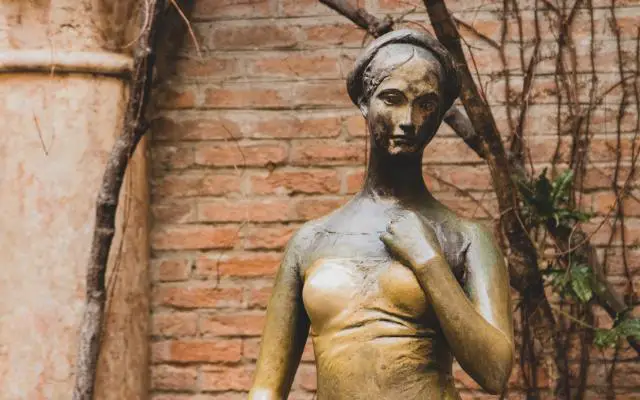 Juliet Capulet Statue in Verona